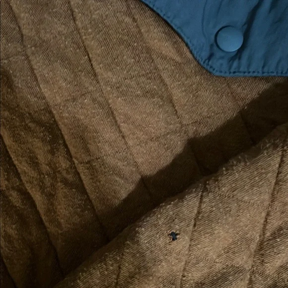 Patagonia Tan Quilted Pullover with Gray Accents - Picture 3 of 3